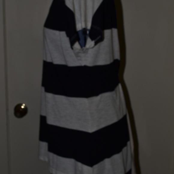 Ladies top - Picture 3 of 3